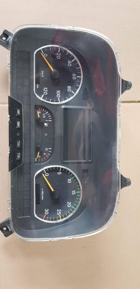 Mercedes-Benz AXOR EURO 5 - Armatuurlaud - Veoauto: pilt 4 Mercedes-Benz AXOR EURO 5 - Armatuurlaud - Veoauto: pilt 4