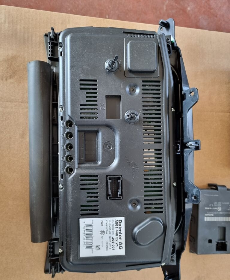Mercedes-Benz GRUNDMODUL ACTROS MP4 A0014465158 Mercedes-Benz ACTROS MP4 EURO 6 - Kaitse - Veoauto: pilt 3 Mercedes-Benz GRUNDMODUL ACTROS MP4 A0014465158 Mercedes-Benz ACTROS MP4 EURO 6 - Kaitse - Veoauto: pilt 3