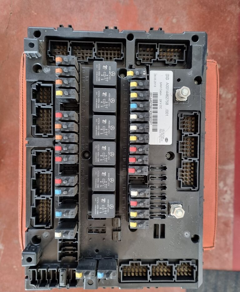 Mercedes-Benz GRUNDMODUL ACTROS MP4 A0014465158 Mercedes-Benz ACTROS MP4 EURO 6 - Kaitse - Veoauto: pilt 1 Mercedes-Benz GRUNDMODUL ACTROS MP4 A0014465158 Mercedes-Benz ACTROS MP4 EURO 6 - Kaitse - Veoauto: pilt 1