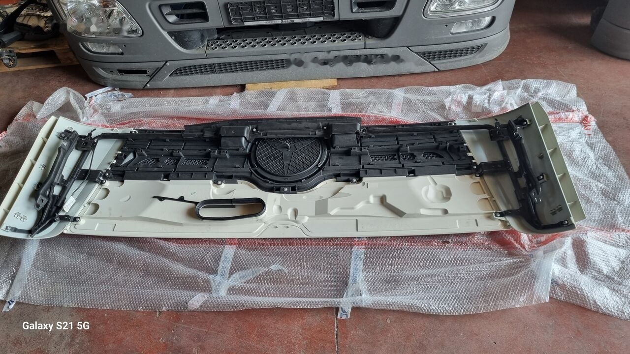 Mercedes-Benz MERCEDES ACTROS MP4 EURO 6 Mercedes-Benz ACTROS MP4 - Kapotikaas - Veoauto: pilt 5 Mercedes-Benz MERCEDES ACTROS MP4 EURO 6 Mercedes-Benz ACTROS MP4 - Kapotikaas - Veoauto: pilt 5