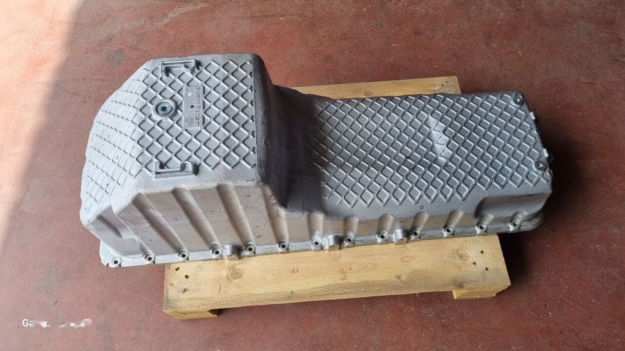 Mercedes-Benz OIL PAN ACTROS MP4 A4730102213 Mercedes-Benz ACTROS MP4 EURO 6 - Karter - Veoauto: pilt 1 Mercedes-Benz OIL PAN ACTROS MP4 A4730102213 Mercedes-Benz ACTROS MP4 EURO 6 - Karter - Veoauto: pilt 1
