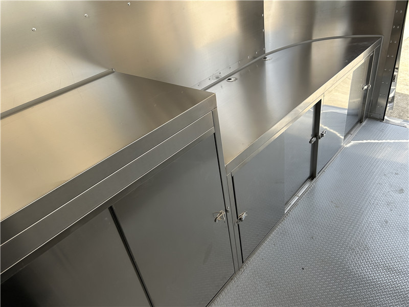 Small Food Trailer Crepes, Gelato & More | European Street Food Truck liising Small Food Trailer Crepes, Gelato & More | European Street Food Truck: pilt 19