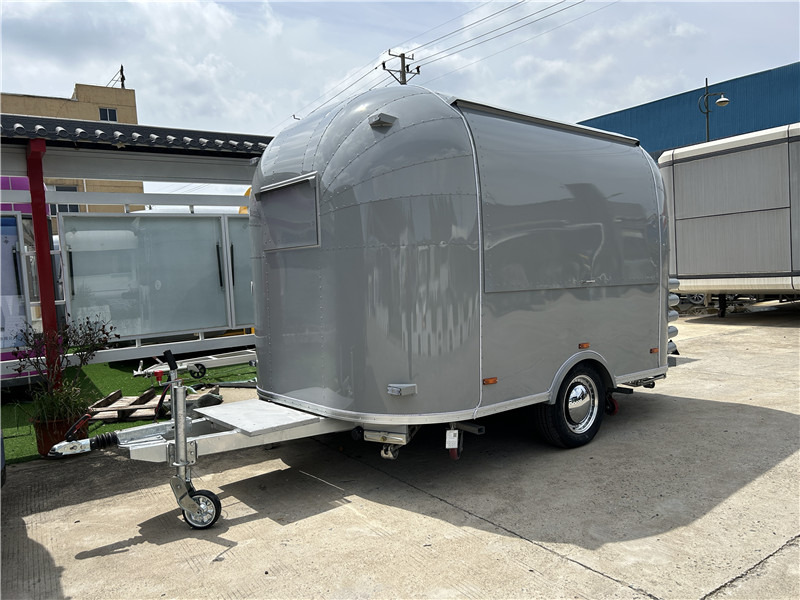 Small Food Trailer Crepes, Gelato & More | European Street Food Truck - Toitlustus haagis: pilt 5 Small Food Trailer Crepes, Gelato & More | European Street Food Truck - Toitlustus haagis: pilt 5