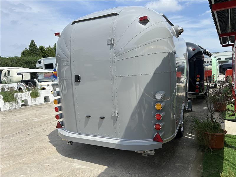 Small Food Trailer Crepes, Gelato & More | European Street Food Truck liising Small Food Trailer Crepes, Gelato & More | European Street Food Truck: pilt 8