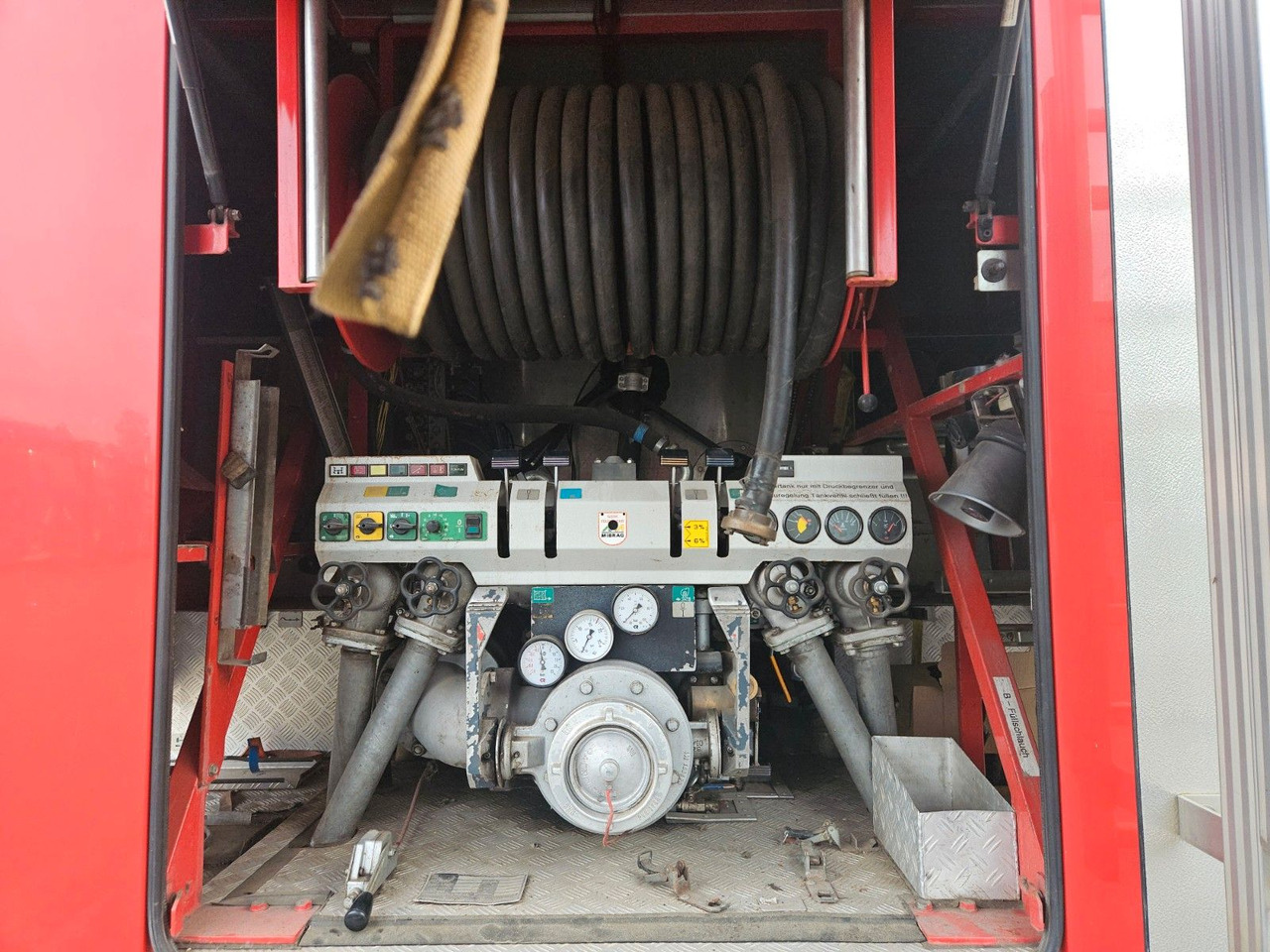 MAN KAT 6x6 Tanklöschfahrzeug - Tsisternauto: pilt 5 MAN KAT 6x6 Tanklöschfahrzeug - Tsisternauto: pilt 5