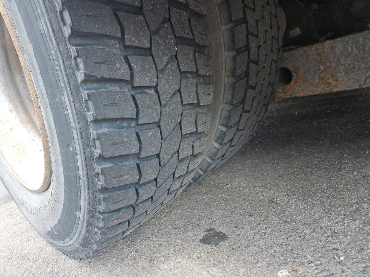 Mercedes-Benz Atego 1224 mit Ladebordwand - Kasti veoauto: pilt 4 Mercedes-Benz Atego 1224 mit Ladebordwand - Kasti veoauto: pilt 4