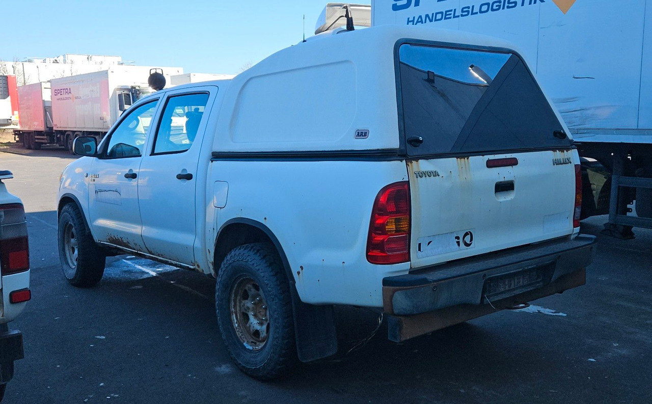 Toyota Hilux Double Cab 4x4 - Maastur: pilt 4 Toyota Hilux Double Cab 4x4 - Maastur: pilt 4