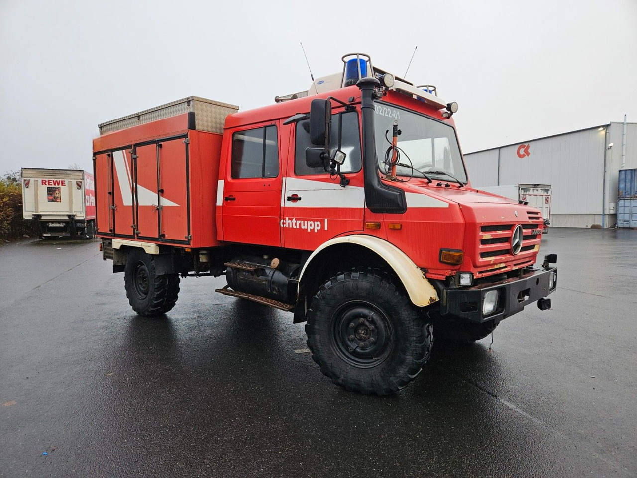 Unimog U4000 4x4 DOKA Feuerwehr - Tsisternauto: pilt 2 Unimog U4000 4x4 DOKA Feuerwehr - Tsisternauto: pilt 2