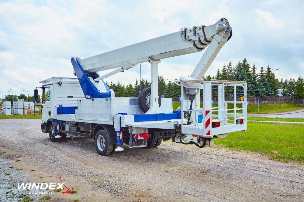 Wumag WT 300 - Veoautolt tõusev platvorm: pilt 3 Wumag WT 300 - Veoautolt tõusev platvorm: pilt 3