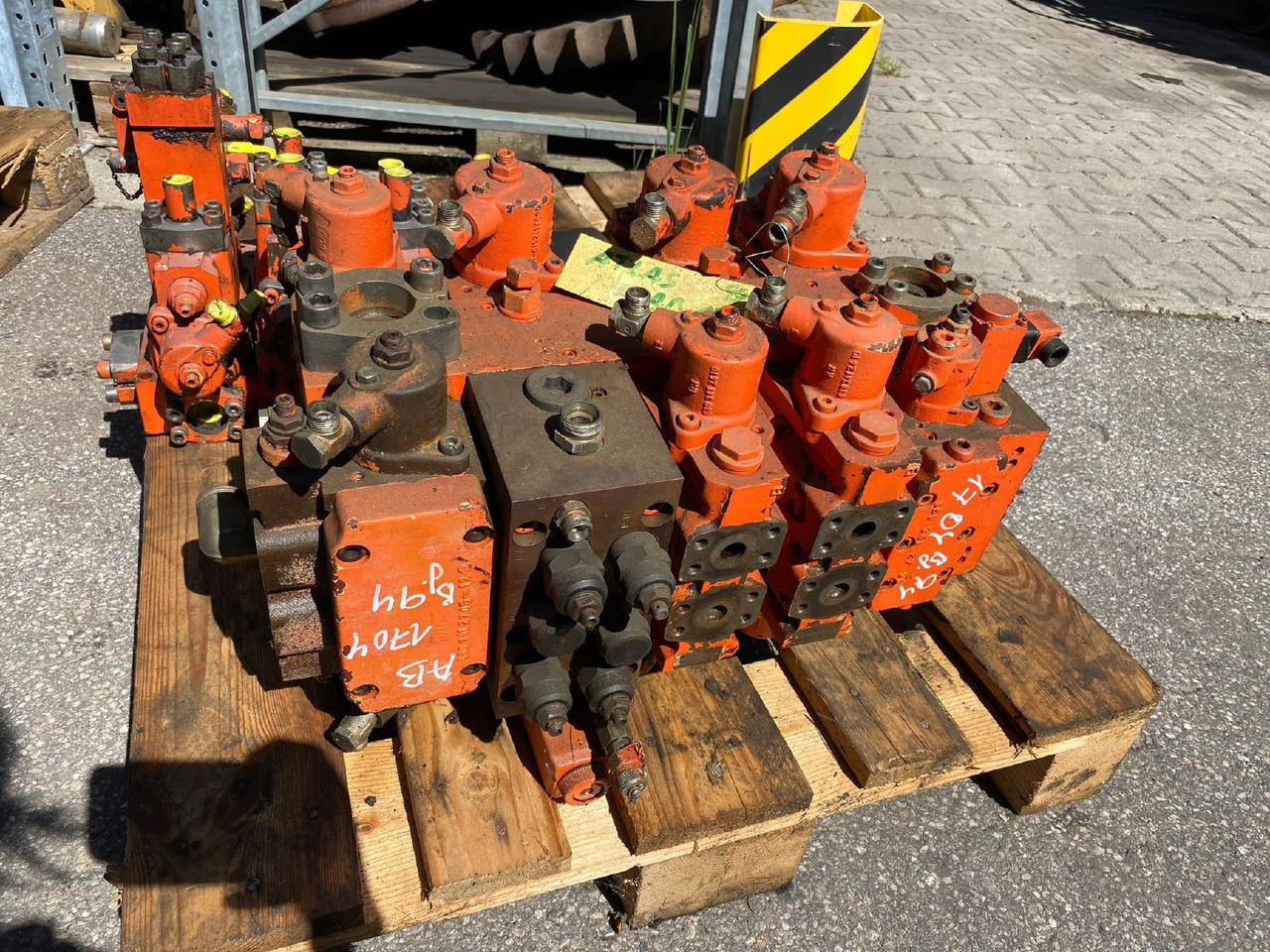 Atlas AB 1704 - Hüdrauliline klapp - Ehitusmasinad: pilt 1 Atlas AB 1704 - Hüdrauliline klapp - Ehitusmasinad: pilt 1