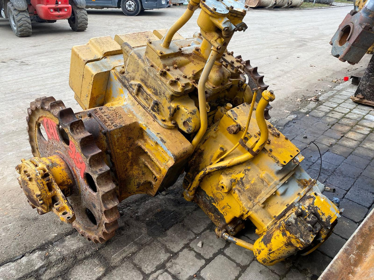 Caterpillar CAT D 951 - Käigukast - Ehitusmasinad: pilt 1 Caterpillar CAT D 951 - Käigukast - Ehitusmasinad: pilt 1