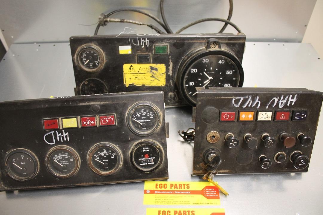 Hanomag 44D - Armatuurlaud - Ehitusmasinad: pilt 2 Hanomag 44D - Armatuurlaud - Ehitusmasinad: pilt 2