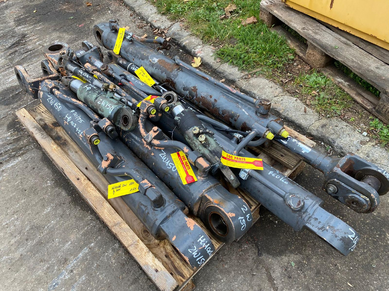 Hitachi ZW 150 - Hüdrauliline silinder - Ehitusmasinad: pilt 1 Hitachi ZW 150 - Hüdrauliline silinder - Ehitusmasinad: pilt 1