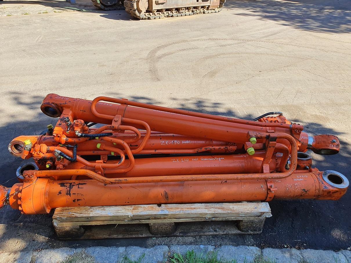 Hitachi ZX 210 LC N 3 - Hüdrauliline silinder - Ehitusmasinad: pilt 2 Hitachi ZX 210 LC N 3 - Hüdrauliline silinder - Ehitusmasinad: pilt 2