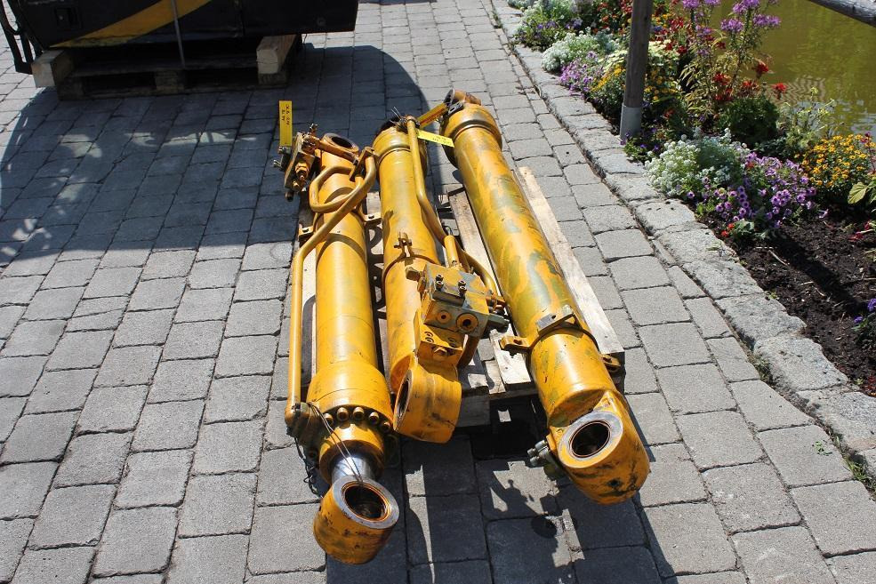 JCB 210 LC - Hüdrauliline silinder - Ehitusmasinad: pilt 2 JCB 210 LC - Hüdrauliline silinder - Ehitusmasinad: pilt 2