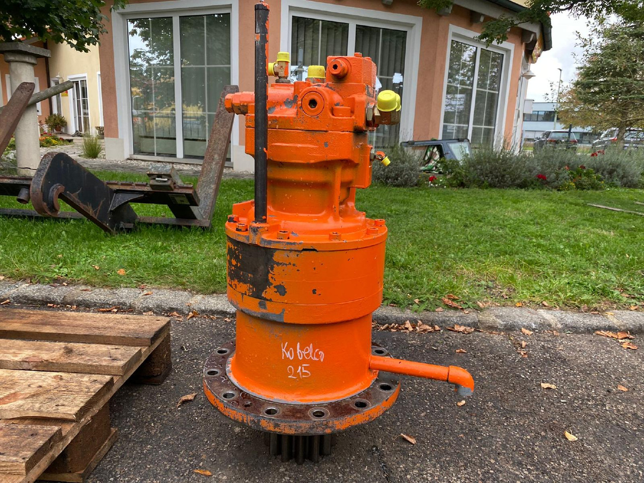 Kobelco Fiat E 215 - Pöördemootor - Ehitusmasinad: pilt 2 Kobelco Fiat E 215 - Pöördemootor - Ehitusmasinad: pilt 2