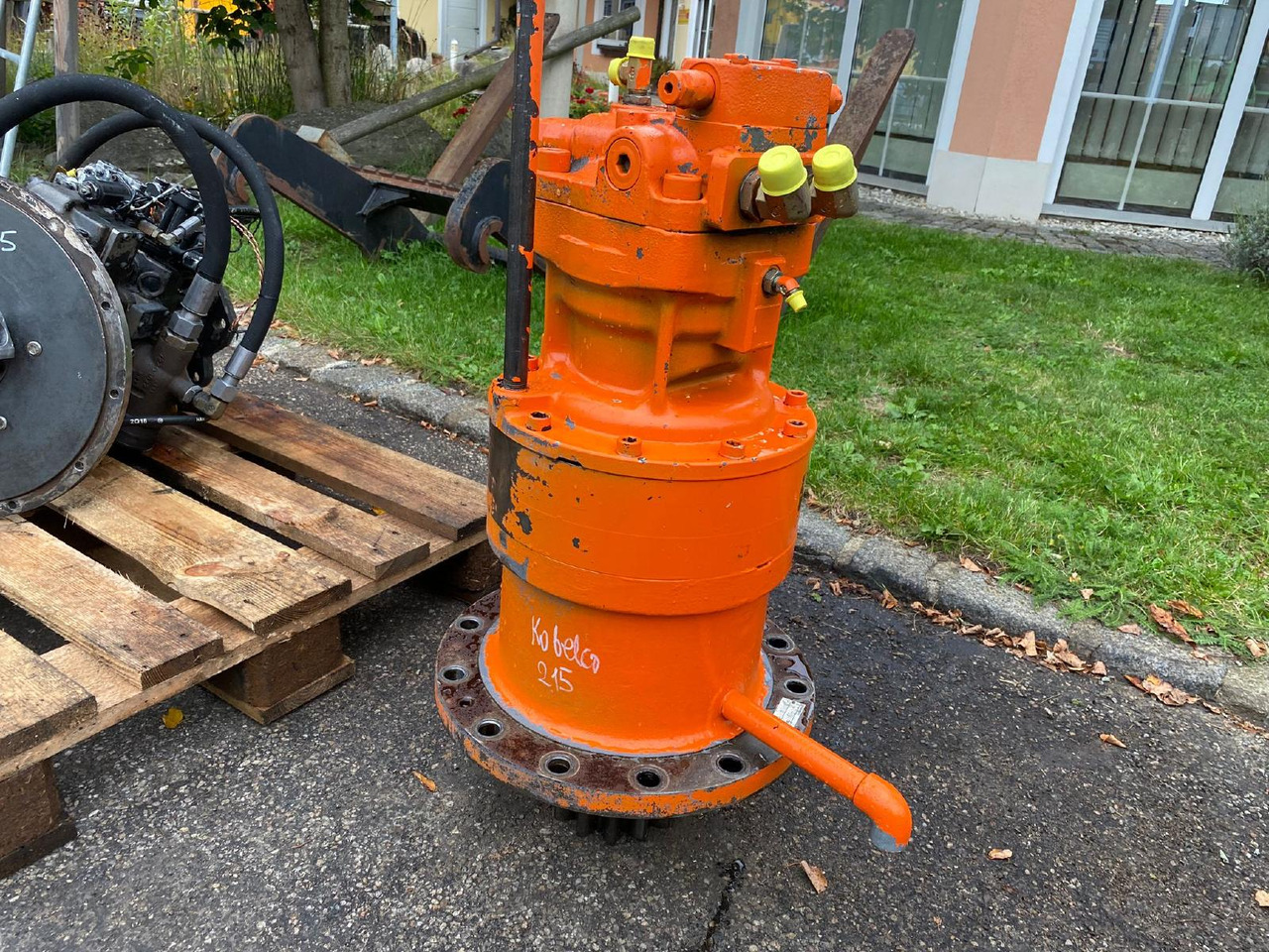 Kobelco Fiat E 215 - Pöördemootor - Ehitusmasinad: pilt 1 Kobelco Fiat E 215 - Pöördemootor - Ehitusmasinad: pilt 1