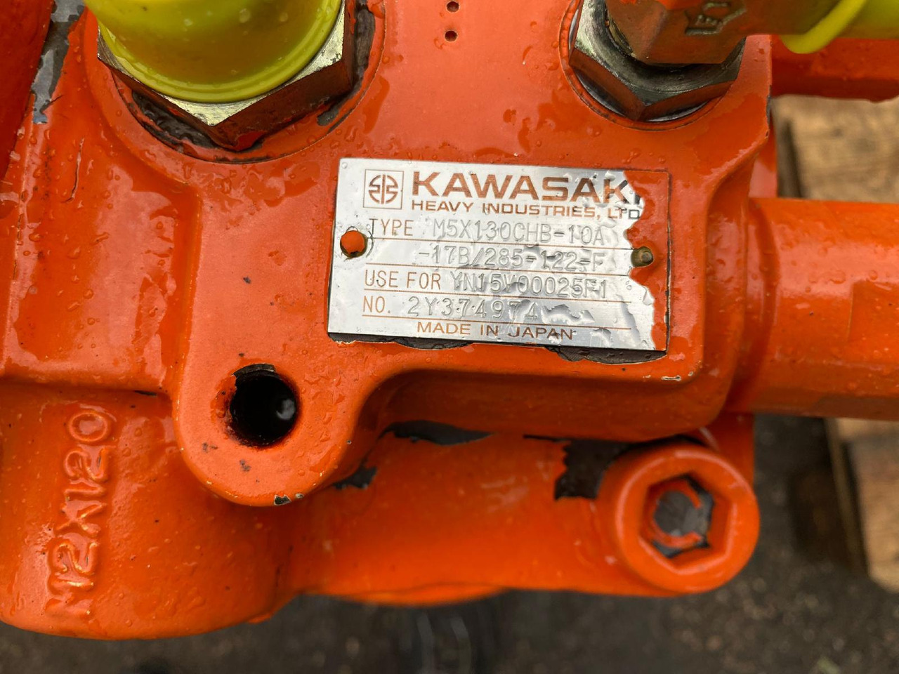 Kobelco Fiat E 215 - Pöördemootor - Ehitusmasinad: pilt 5 Kobelco Fiat E 215 - Pöördemootor - Ehitusmasinad: pilt 5