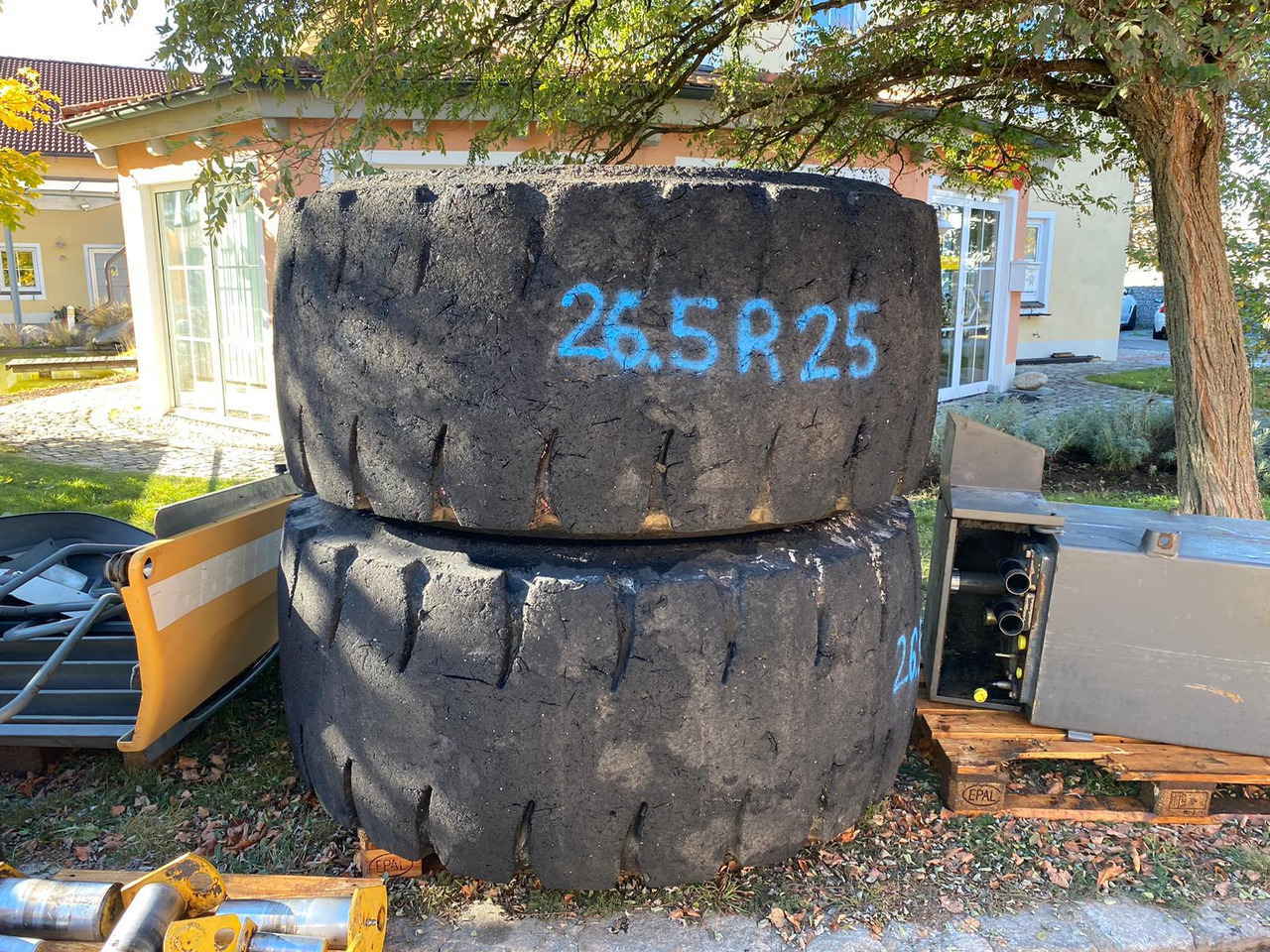 Liebherr 26,5R25 aus L564 - Rehv - Ehitusmasinad: pilt 5 Liebherr 26,5R25 aus L564 - Rehv - Ehitusmasinad: pilt 5