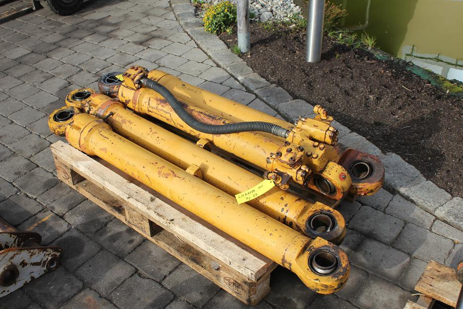 Liebherr 902 - Hüdrauliline silinder - Ehitusmasinad: pilt 4 Liebherr 902 - Hüdrauliline silinder - Ehitusmasinad: pilt 4
