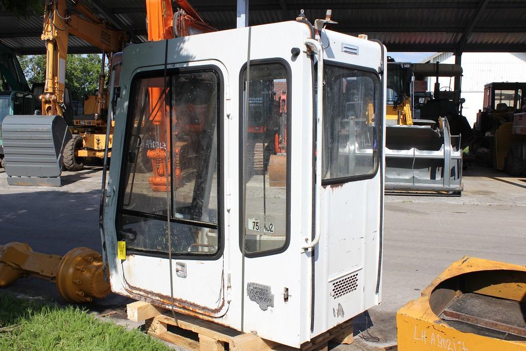 Liebherr A 902 LIT - Kabiin - Ehitusmasinad: pilt 2 Liebherr A 902 LIT - Kabiin - Ehitusmasinad: pilt 2