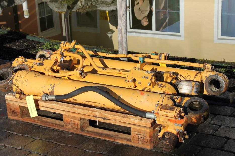 Liebherr A 902 LIT - Hüdrauliline silinder - Ehitusmasinad: pilt 2 Liebherr A 902 LIT - Hüdrauliline silinder - Ehitusmasinad: pilt 2