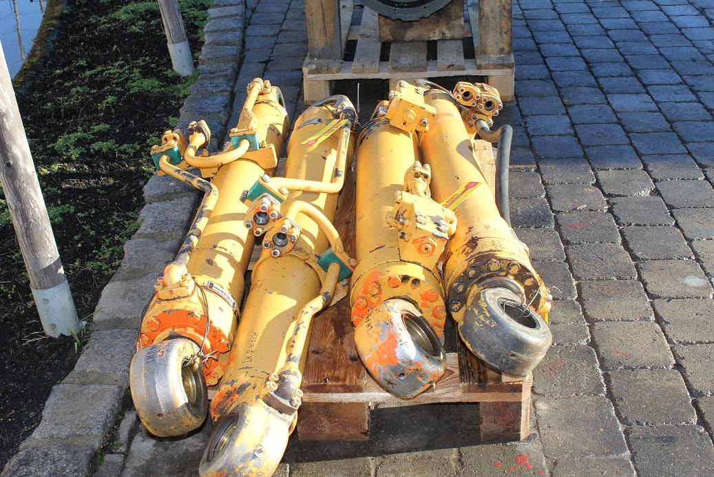 Liebherr A 902 LIT - Hüdrauliline silinder - Ehitusmasinad: pilt 4 Liebherr A 902 LIT - Hüdrauliline silinder - Ehitusmasinad: pilt 4