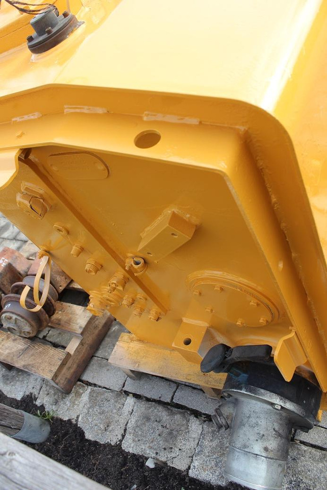 Liebherr A 904 C LIT - Kütusepaak - Ehitusmasinad: pilt 4 Liebherr A 904 C LIT - Kütusepaak - Ehitusmasinad: pilt 4
