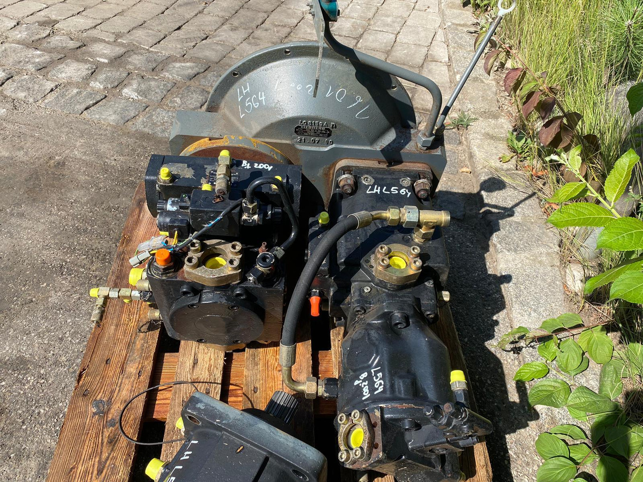 Liebherr A4VG125, PVG350 aus L564 - Hüdrauliline pump - Ehitusmasinad: pilt 2 Liebherr A4VG125, PVG350 aus L564 - Hüdrauliline pump - Ehitusmasinad: pilt 2