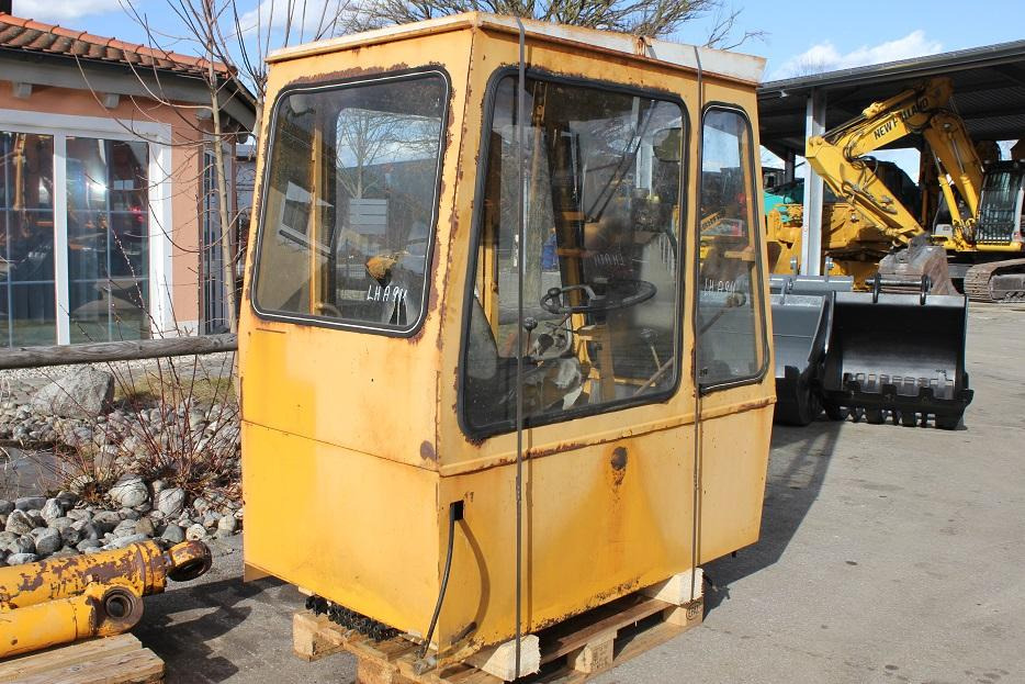 Liebherr A911C - Kabiin - Ehitusmasinad: pilt 4 Liebherr A911C - Kabiin - Ehitusmasinad: pilt 4