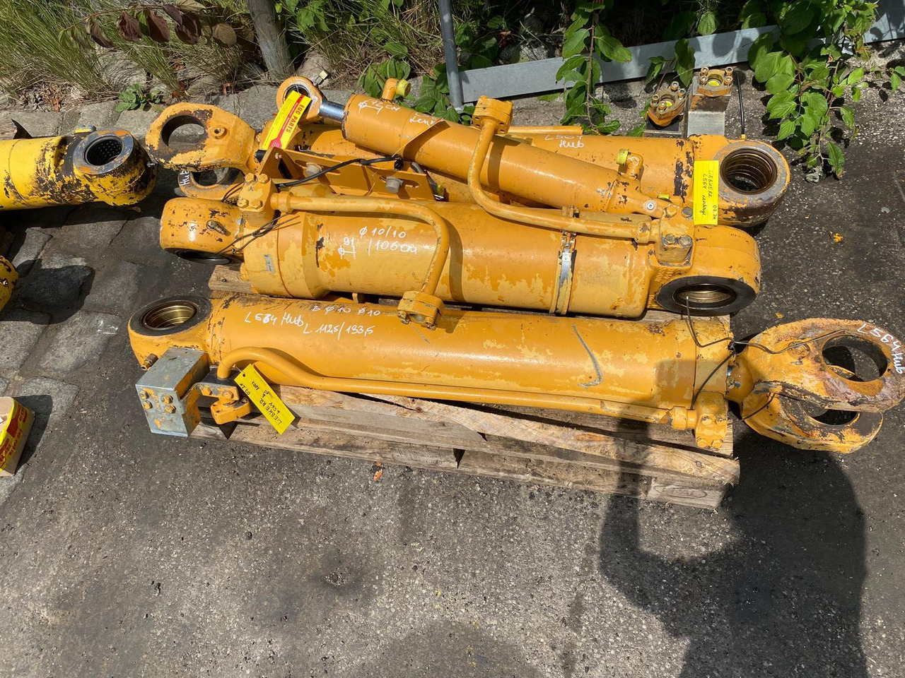Liebherr L 564 - Hüdrauliline silinder - Ehitusmasinad: pilt 5 Liebherr L 564 - Hüdrauliline silinder - Ehitusmasinad: pilt 5
