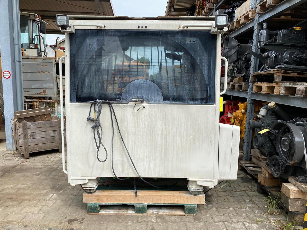 Liebherr L 566 - Kabiin - Ehitusmasinad: pilt 4 Liebherr L 566 - Kabiin - Ehitusmasinad: pilt 4