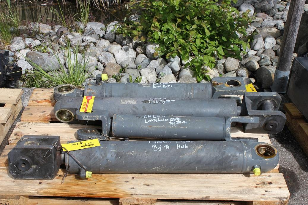 Liebherr L514 - Hüdrauliline silinder - Ehitusmasinad: pilt 3 Liebherr L514 - Hüdrauliline silinder - Ehitusmasinad: pilt 3