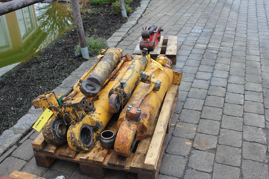 Liebherr L551 - Hüdrauliline silinder - Ehitusmasinad: pilt 4 Liebherr L551 - Hüdrauliline silinder - Ehitusmasinad: pilt 4