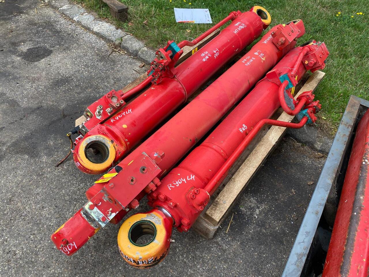 Liebherr R 904 LIT - Hüdrauliline silinder - Ehitusmasinad: pilt 3 Liebherr R 904 LIT - Hüdrauliline silinder - Ehitusmasinad: pilt 3