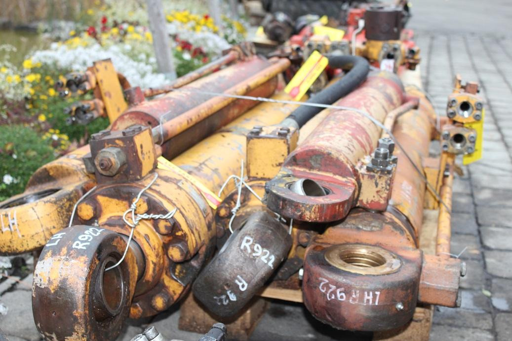 Liebherr R 922 - Hüdrauliline silinder - Ehitusmasinad: pilt 4 Liebherr R 922 - Hüdrauliline silinder - Ehitusmasinad: pilt 4