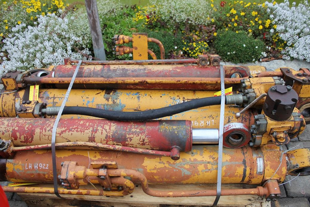 Liebherr R 922 - Hüdrauliline silinder - Ehitusmasinad: pilt 5 Liebherr R 922 - Hüdrauliline silinder - Ehitusmasinad: pilt 5