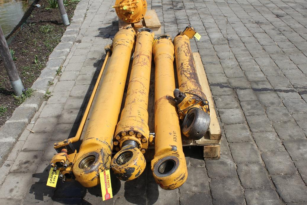 Liebherr R 924 - Hüdrauliline silinder - Ehitusmasinad: pilt 3 Liebherr R 924 - Hüdrauliline silinder - Ehitusmasinad: pilt 3