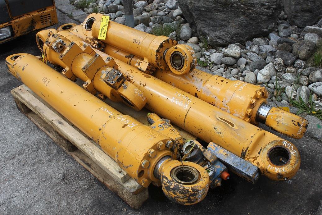 Liebherr R 932 LIT Tunnel - Hüdrauliline silinder - Ehitusmasinad: pilt 3 Liebherr R 932 LIT Tunnel - Hüdrauliline silinder - Ehitusmasinad: pilt 3