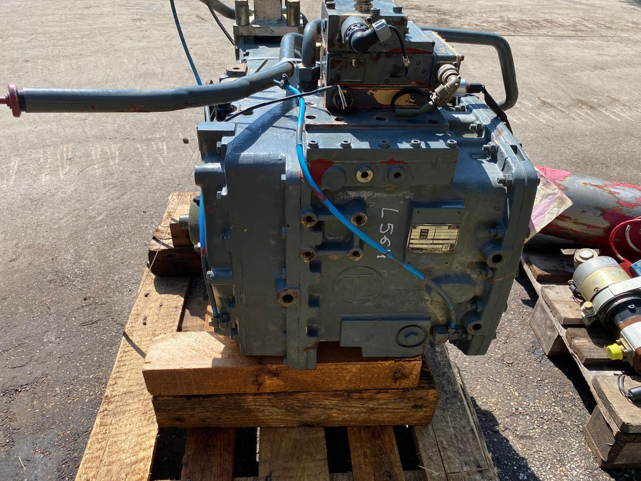 Liebherr ZF 3AVG 310 aus L 564 - Käigukast - Ehitusmasinad: pilt 3 Liebherr ZF 3AVG 310 aus L 564 - Käigukast - Ehitusmasinad: pilt 3