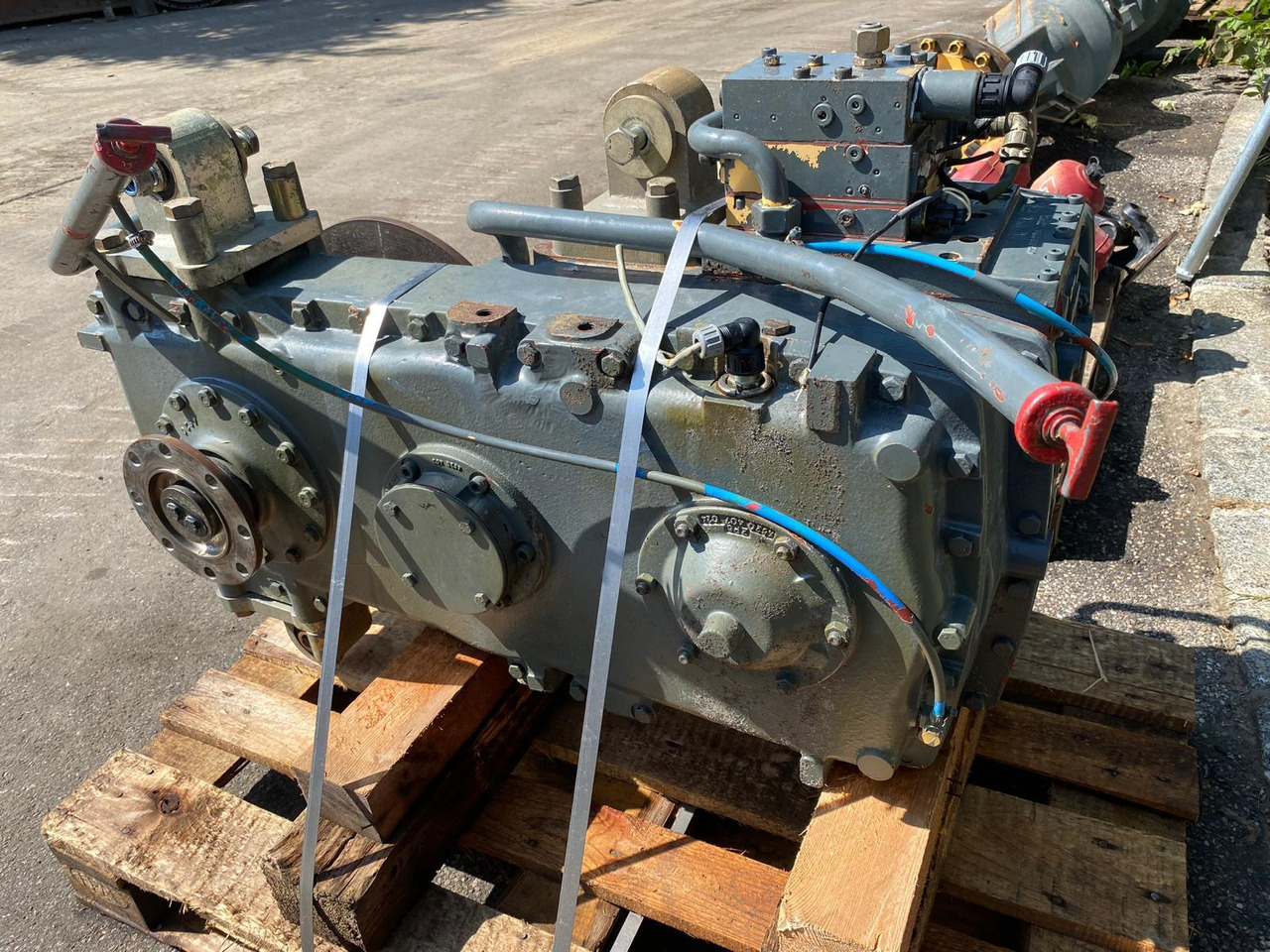 Liebherr ZF 3AVG 310 aus L 564 - Käigukast - Ehitusmasinad: pilt 1 Liebherr ZF 3AVG 310 aus L 564 - Käigukast - Ehitusmasinad: pilt 1
