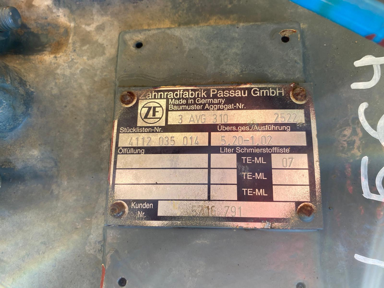 Liebherr ZF 3AVG 310 aus L 564 - Käigukast - Ehitusmasinad: pilt 2 Liebherr ZF 3AVG 310 aus L 564 - Käigukast - Ehitusmasinad: pilt 2