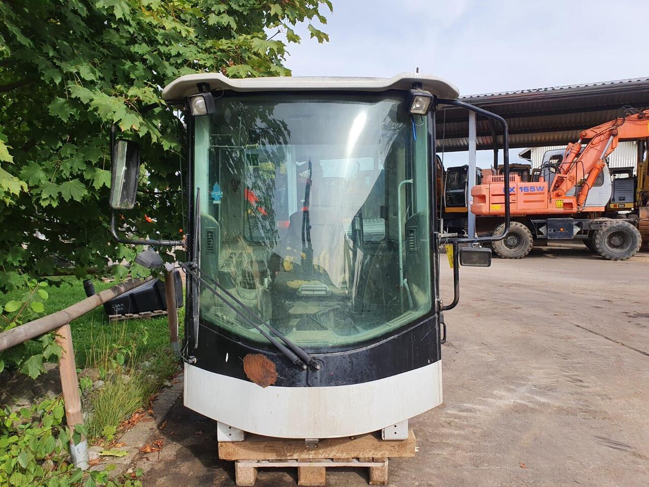 O&K L 25.5 - Kabiin - Rataslaadur: pilt 5 O&K L 25.5 - Kabiin - Rataslaadur: pilt 5