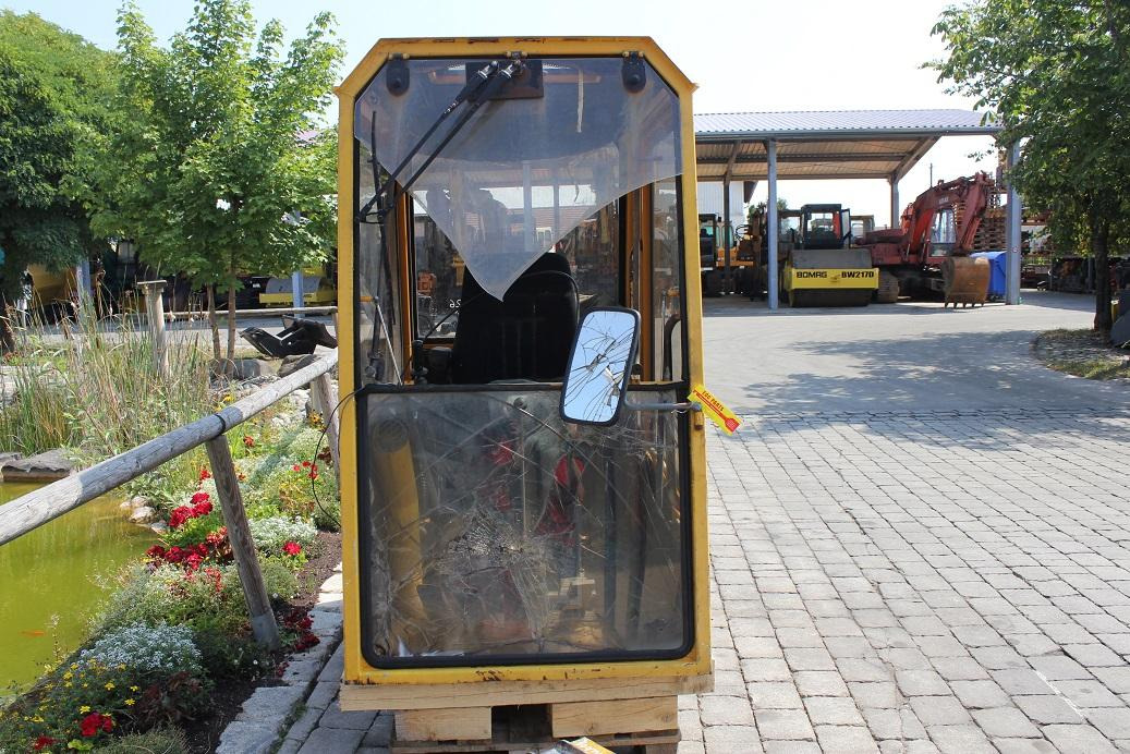 Sennebogen SR 26 - Kabiin - Ehitusmasinad: pilt 5 Sennebogen SR 26 - Kabiin - Ehitusmasinad: pilt 5