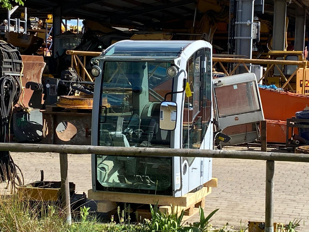 Terex TC 240 LC - Kabiin - Ehitusmasinad: pilt 2 Terex TC 240 LC - Kabiin - Ehitusmasinad: pilt 2