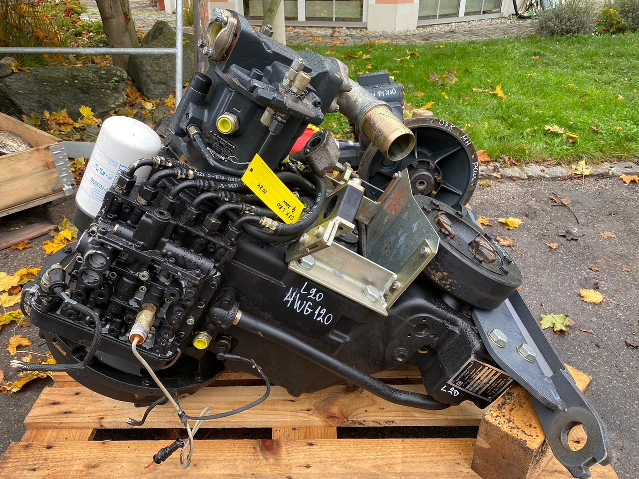 ZF 4 WG 120 aus O&K L 20 - Käigukast - Ehitusmasinad: pilt 1 ZF 4 WG 120 aus O&K L 20 - Käigukast - Ehitusmasinad: pilt 1
