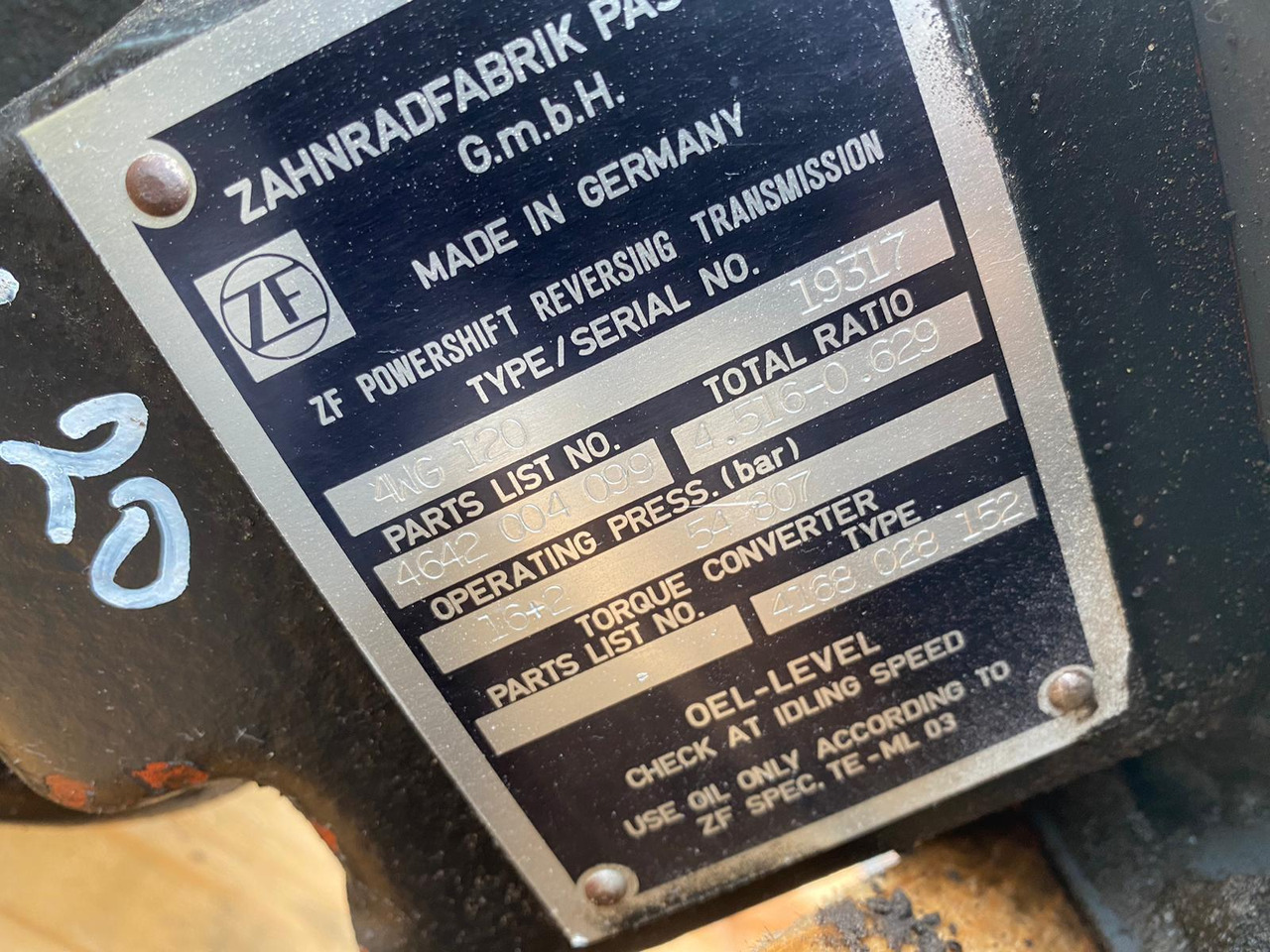 ZF 4 WG 120 aus O&K L 20 - Käigukast - Ehitusmasinad: pilt 4 ZF 4 WG 120 aus O&K L 20 - Käigukast - Ehitusmasinad: pilt 4