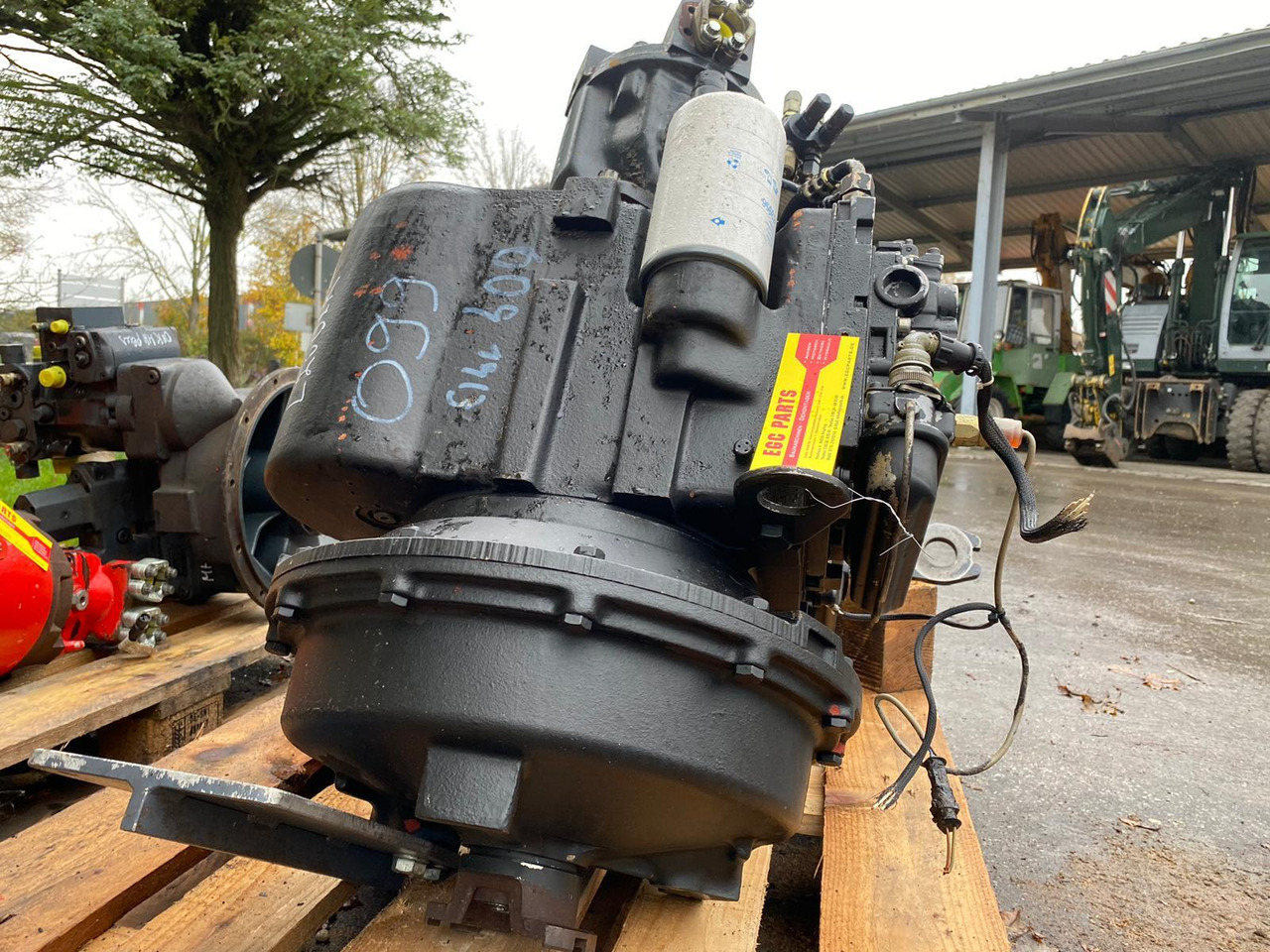 ZF 4 WG 120 aus O&K L 20 - Käigukast - Ehitusmasinad: pilt 5 ZF 4 WG 120 aus O&K L 20 - Käigukast - Ehitusmasinad: pilt 5
