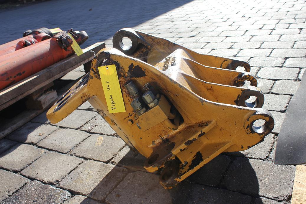 Zeppelin ZM 6 - Pealisehitus ja välispind - Ekskavaator: pilt 4 Zeppelin ZM 6 - Pealisehitus ja välispind - Ekskavaator: pilt 4