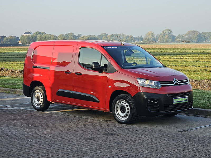 Citroën Berlingo 1.2 XL 130 AUT. 34 dkm. - Tarbesõiduk furgoon: pilt 4 Citroën Berlingo 1.2 XL 130 AUT. 34 dkm. - Tarbesõiduk furgoon: pilt 4